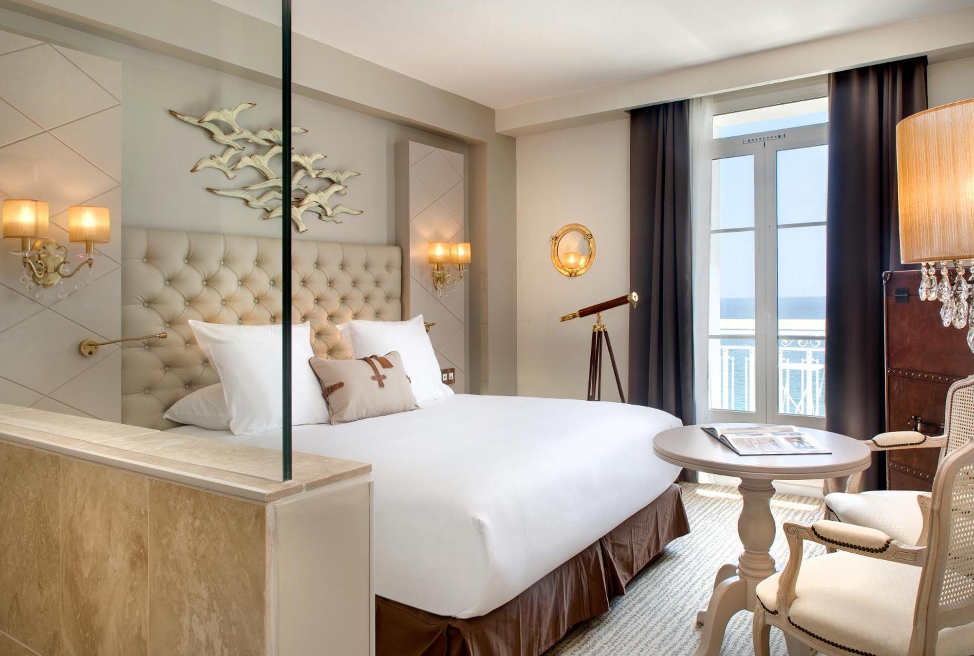 Grand Hotel Des Sablettes Plage, Curio Collection By Hilton La Seyne-sur-Mer Kültér fotó